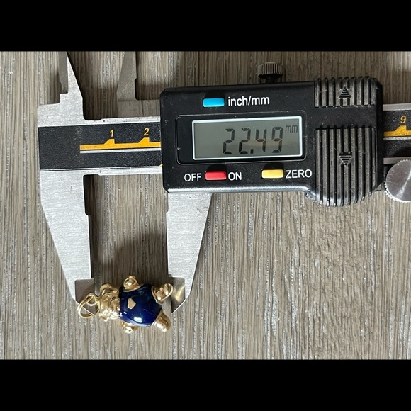 14kt Gold Charm Bear - Picture 6 of 6